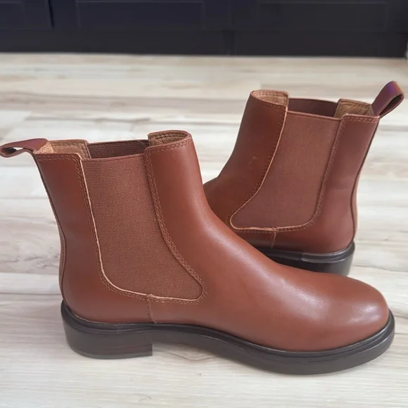 Madewell Chelsea Boots - Picture 5 of 8